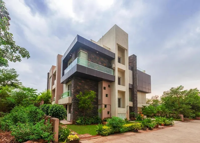 Villa Azul: Stayvista Retreat with Pool, Snooker & Garden Gazebo Lonavala